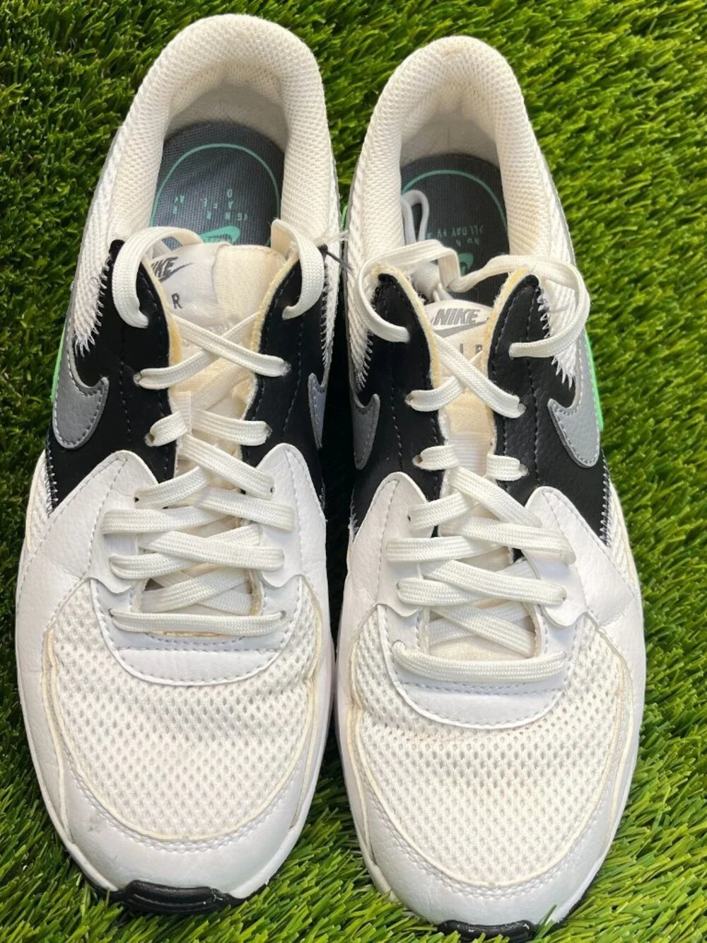 Nike Air Max Excee Womens Size 7‎ White Black Athletic Running Shoes Sneakers